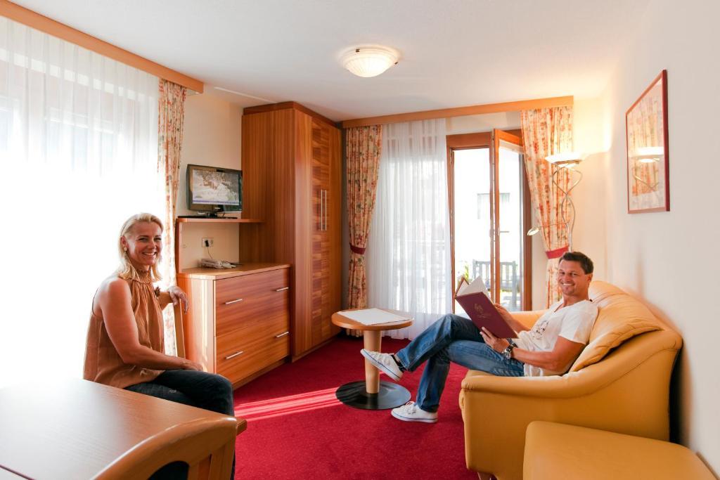 Hotel Tirolerhof Serfaus Bilik gambar